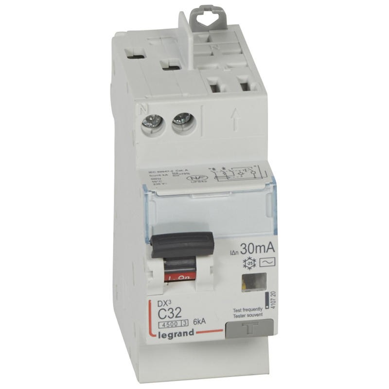 Disjoncteur diff DX³4500 arrivée haute vis et départ haut automatiq...