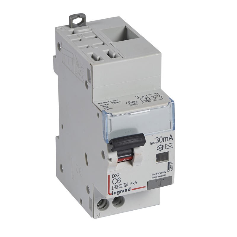 Disjoncteur diff DX³4500 arrivée haute automatique et départ bas à ...