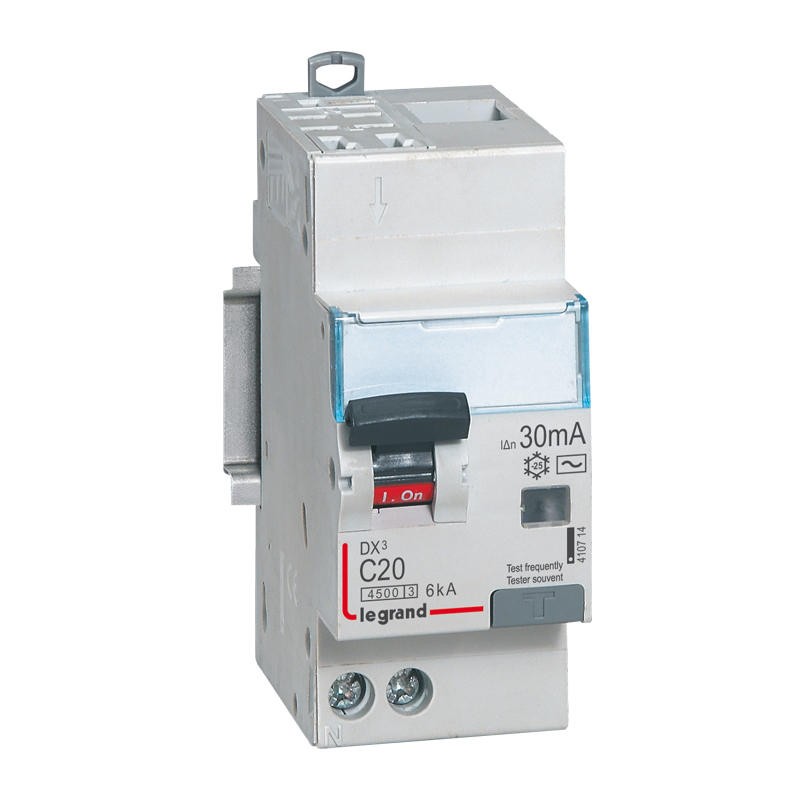Disjoncteur diff DX³4500 arrivée haute automatique et départ bas à ...