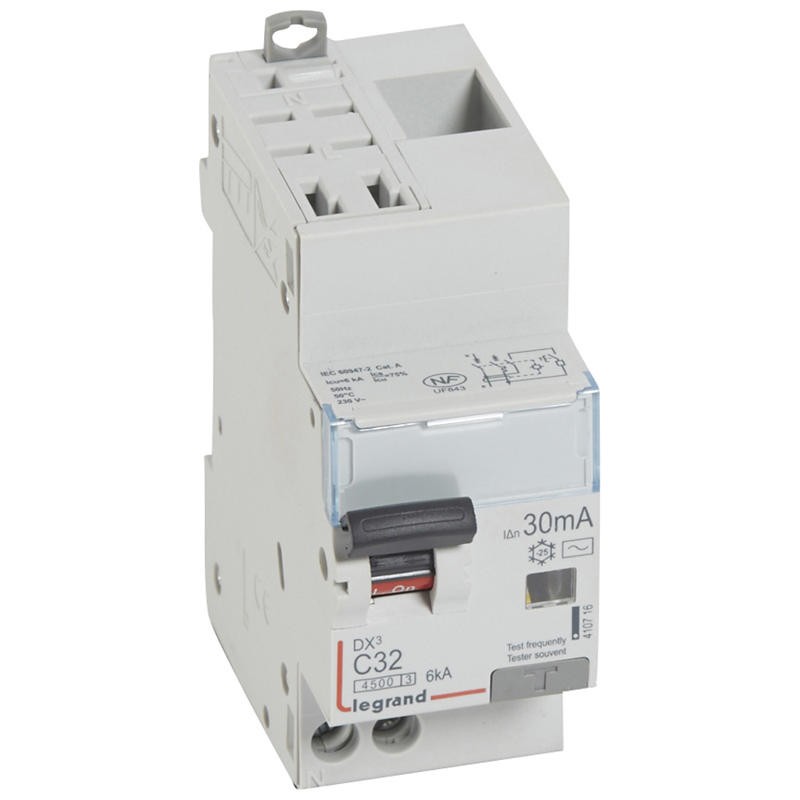 Disjoncteur diff DX³4500 arrivée haute automatique et départ bas à ...