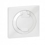 Prise de courant 2P+T a puits dooxie 16A IP44 livree avec plaque carree blanche - 600344 - Legrand | GENMA